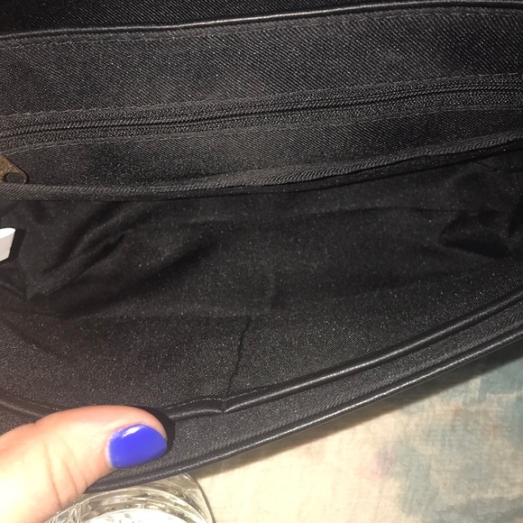 Adorable black purse - Picture 4 of 5